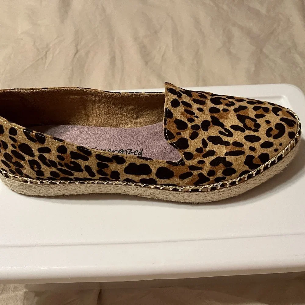 Like New Dr. Scholl's Find Me Espadrille Slip On tan/black leopard print…